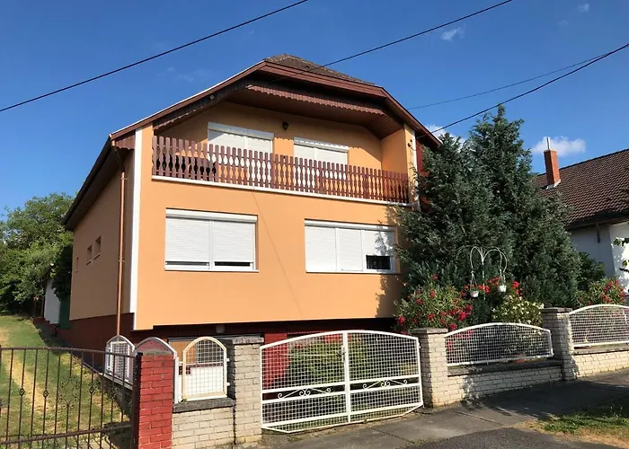 Zsuzsi Apartman